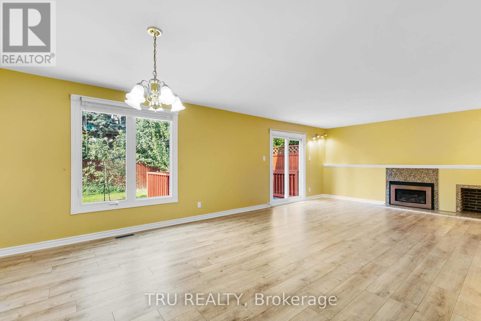 Photo 9 of 715 Mooneys Bay Place, Ottawa ON