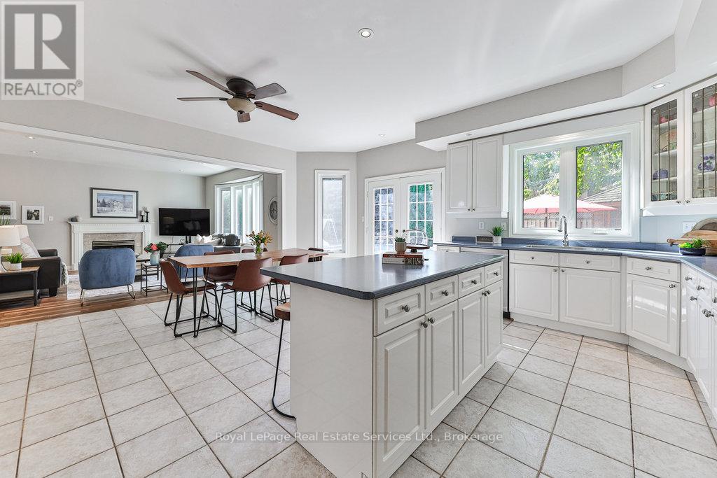 Photo 31 of 1688 Glenvista Drive, Oakville ON