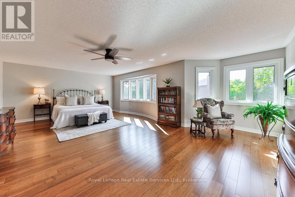 Photo 9 of 1688 Glenvista Drive, Oakville ON