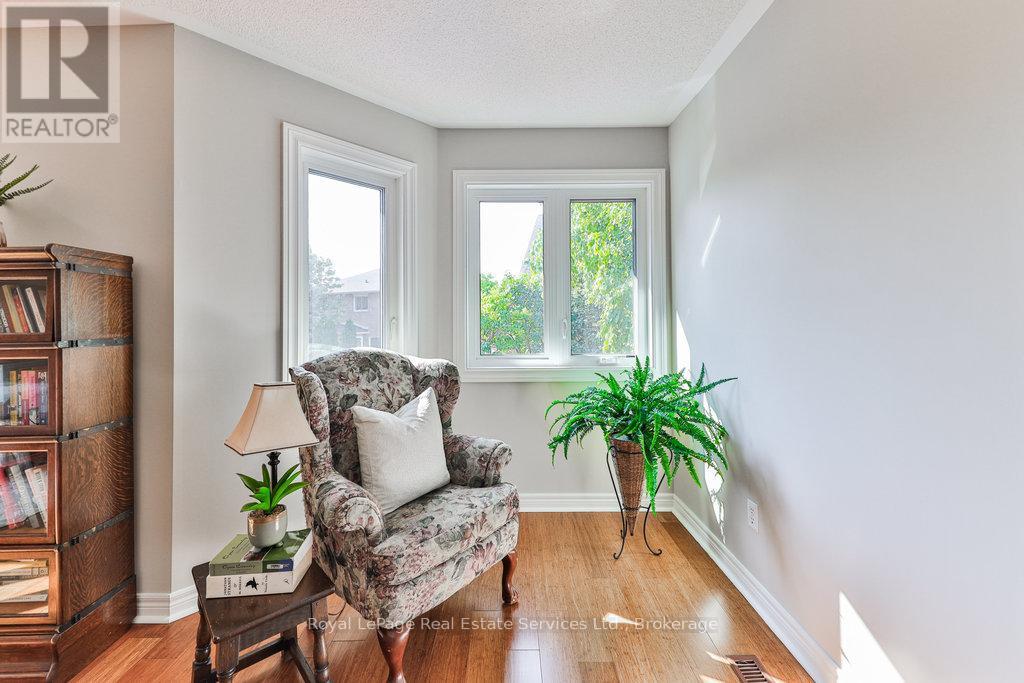 Photo 6 of 1688 Glenvista Drive, Oakville ON