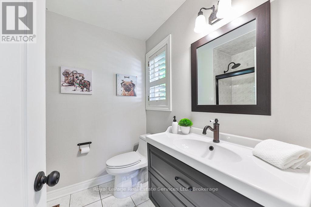 Photo 16 of 1688 Glenvista Drive, Oakville ON