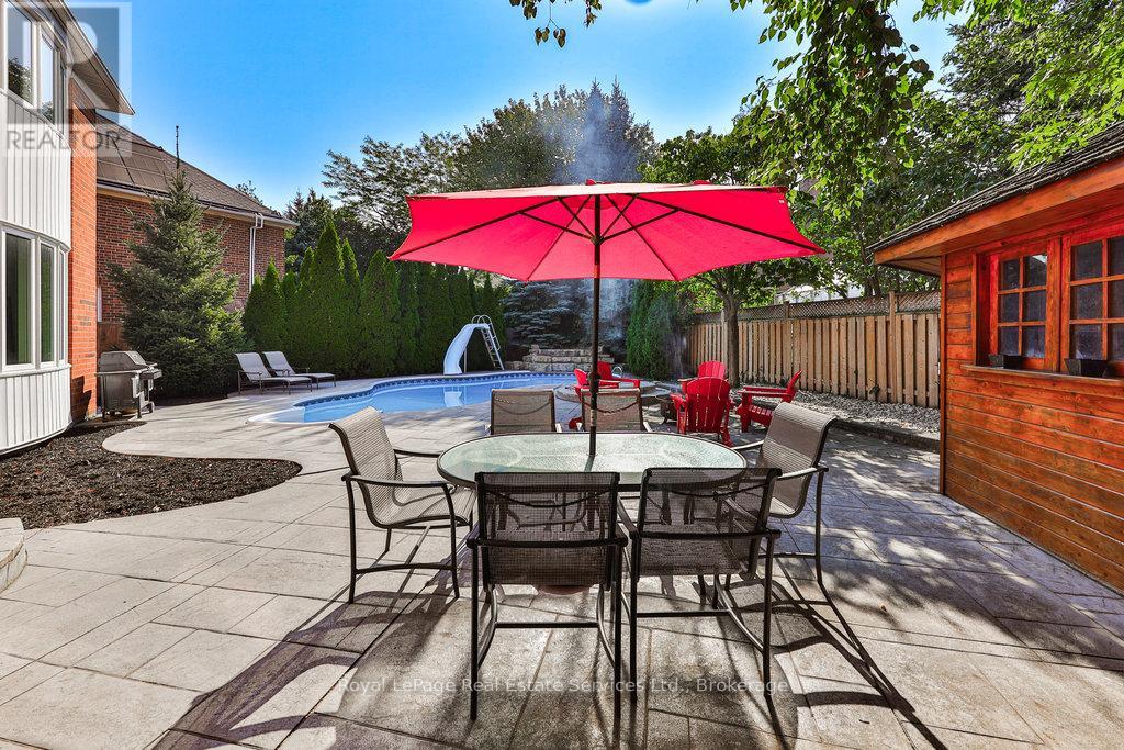 Photo 4 of 1688 Glenvista Drive, Oakville ON