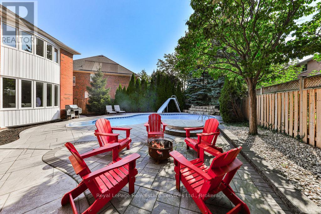 Photo 24 of 1688 Glenvista Drive, Oakville ON