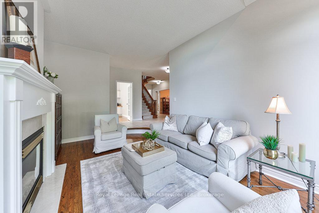 Photo 32 of 1688 Glenvista Drive, Oakville ON