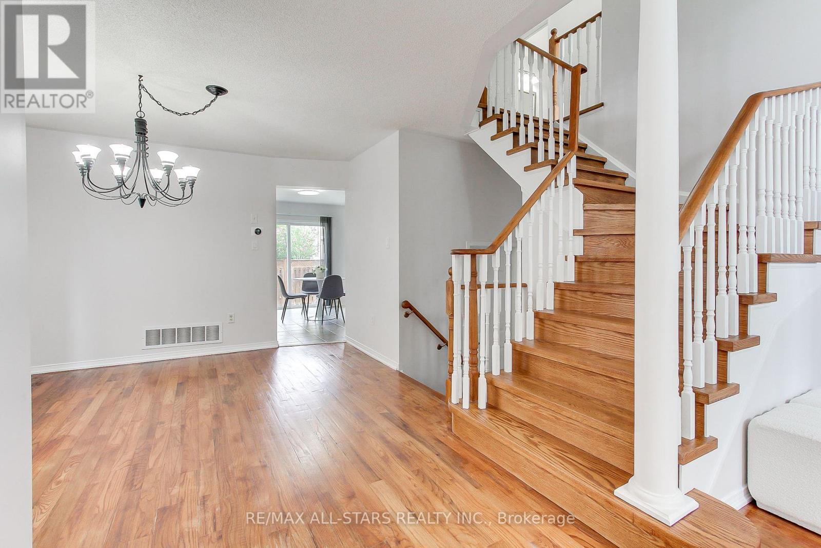 Photo 12 of 85 Handley Crescent, Ajax ON