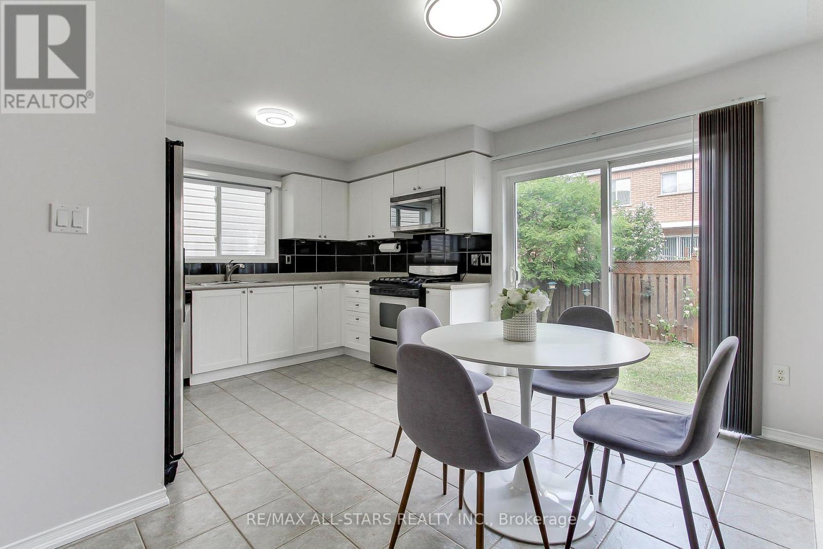 Photo 21 of 85 Handley Crescent, Ajax ON