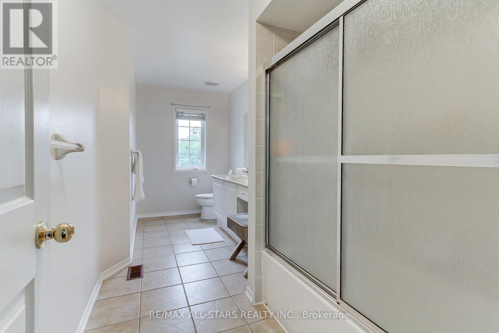 Photo 32 of 85 Handley Crescent, Ajax ON