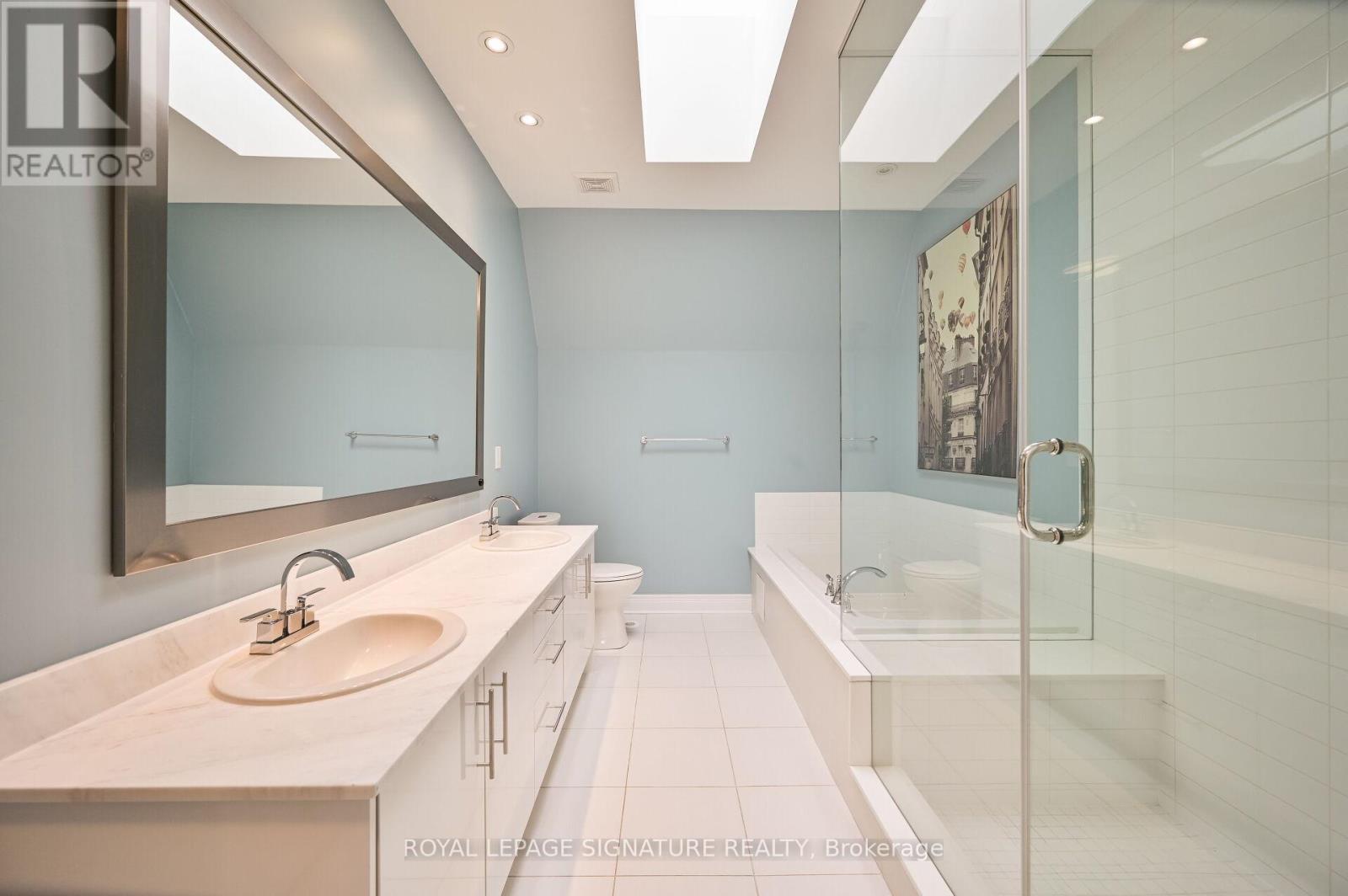 Photo 5 of 1809 Pagehurst Avenue, Mississauga ON