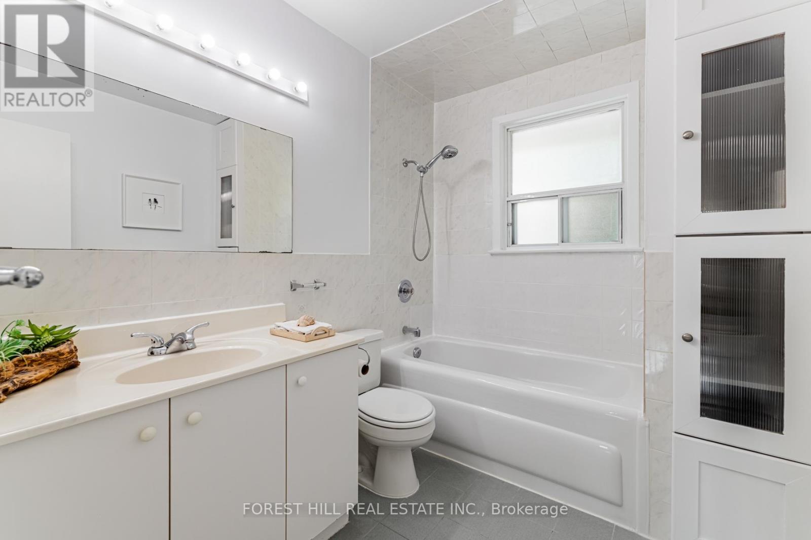 Photo 10 of 4 Dalmeny Road, Markham ON