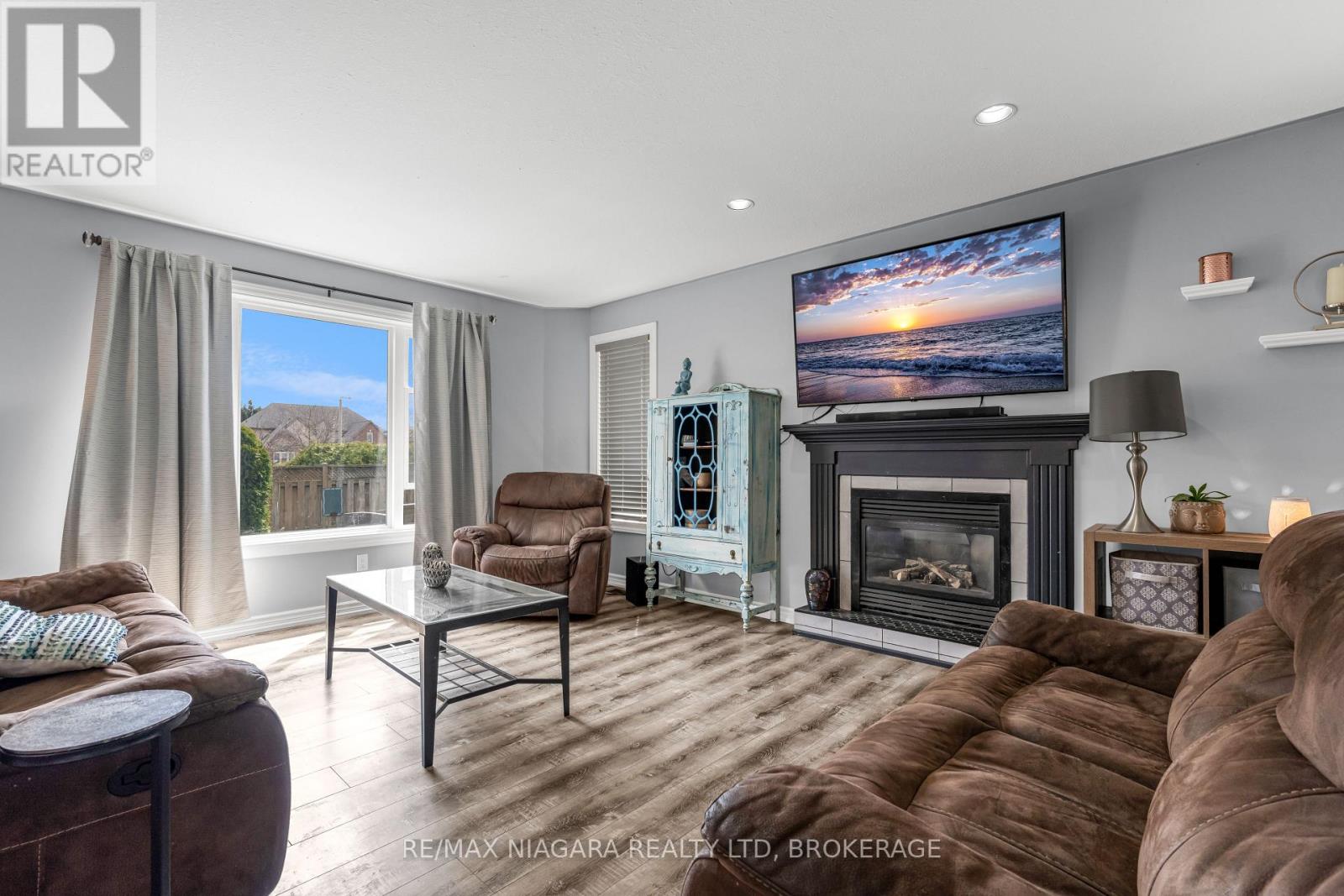 Photo 11 of 5 Wellandvale Drive, Welland ON