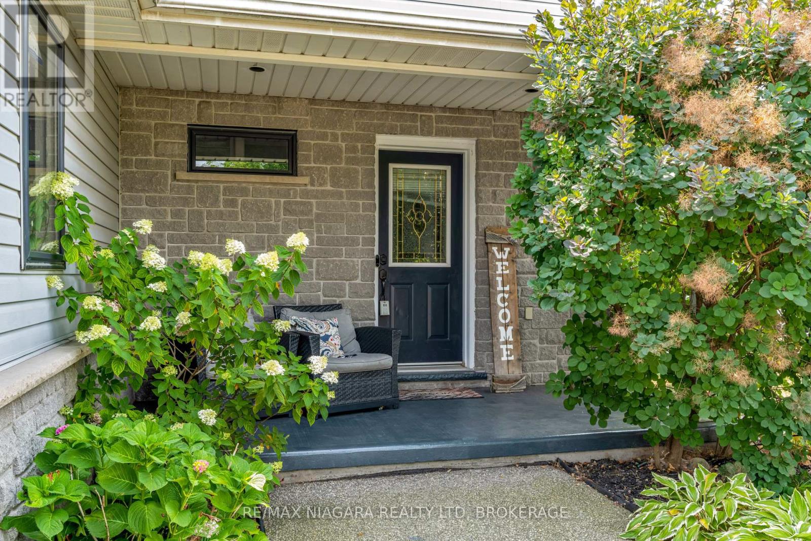 Photo 3 of 5 Wellandvale Drive, Welland ON