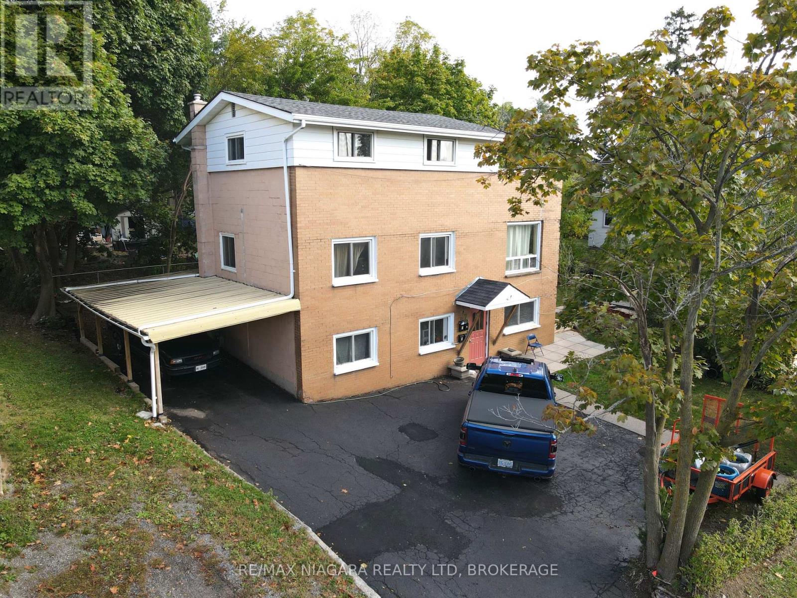 Photo 2 of 97 Queen Street, Fort Erie ON