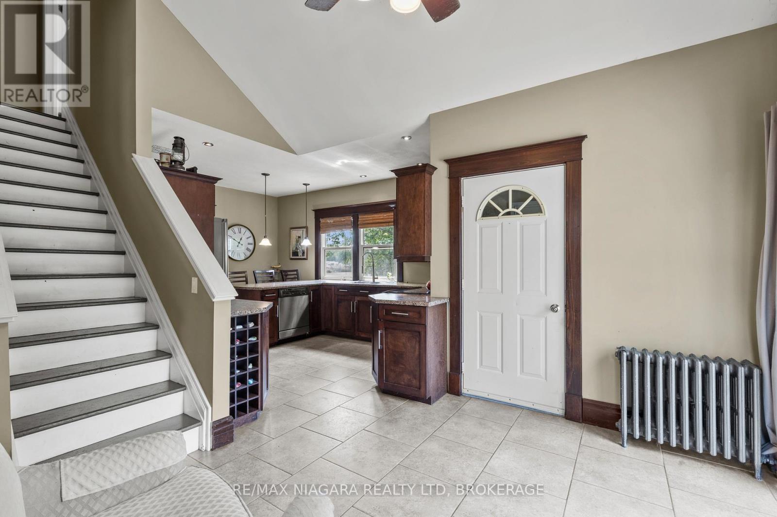 Photo 14 of 402 King Street, Port Colborne ON