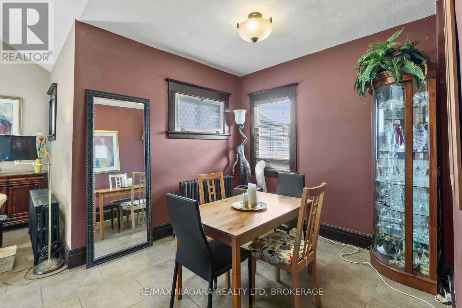 Photo 16 of 402 King Street, Port Colborne ON