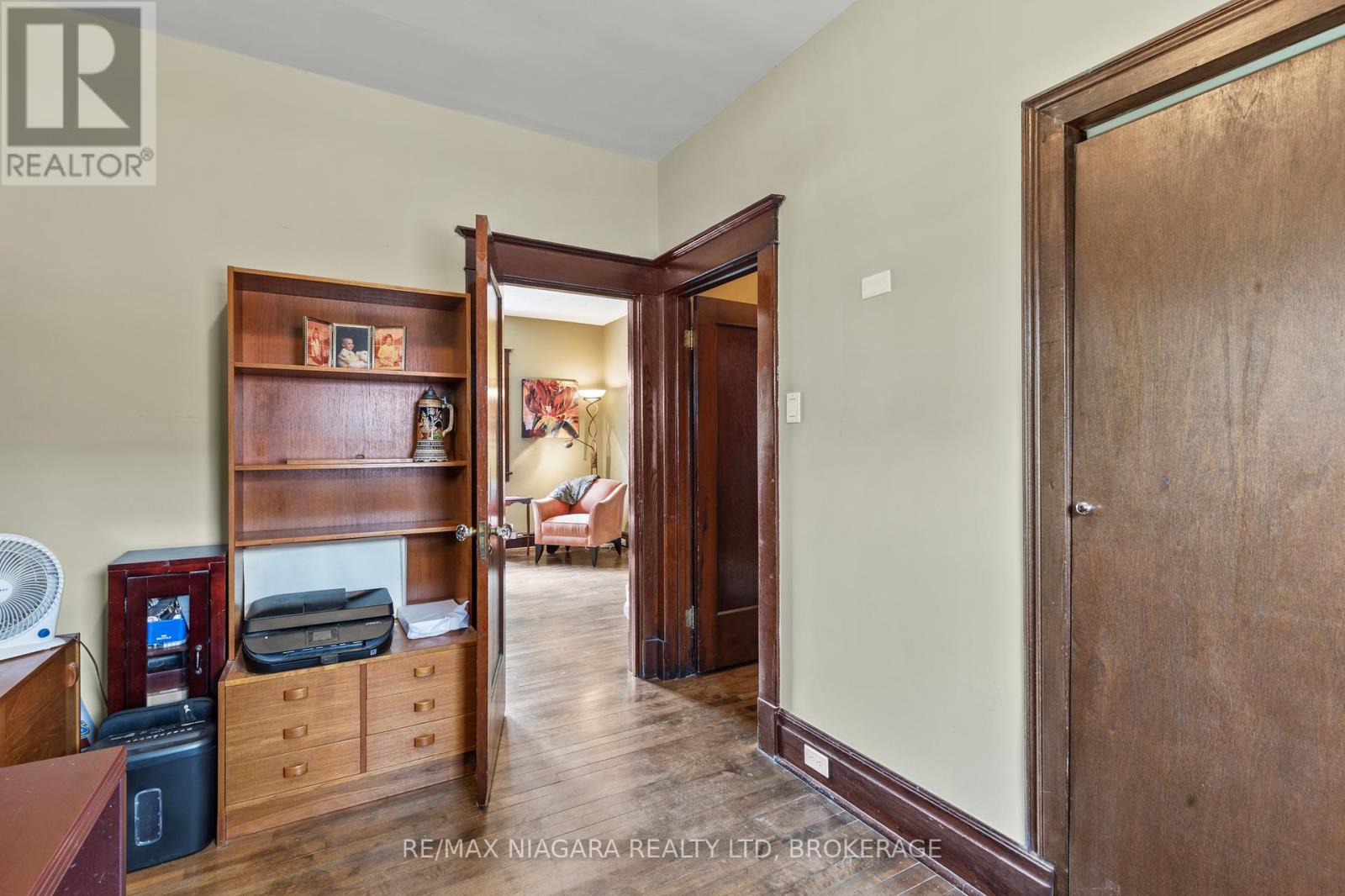 Photo 18 of 402 King Street, Port Colborne ON