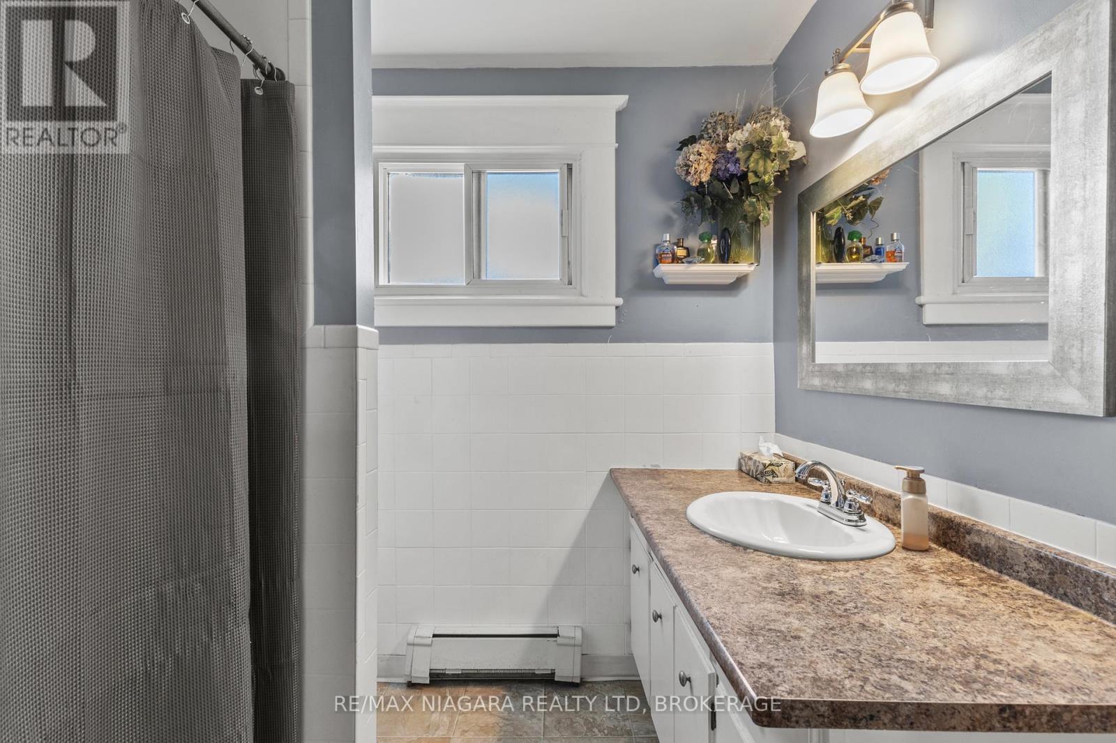 Photo 19 of 402 King Street, Port Colborne ON