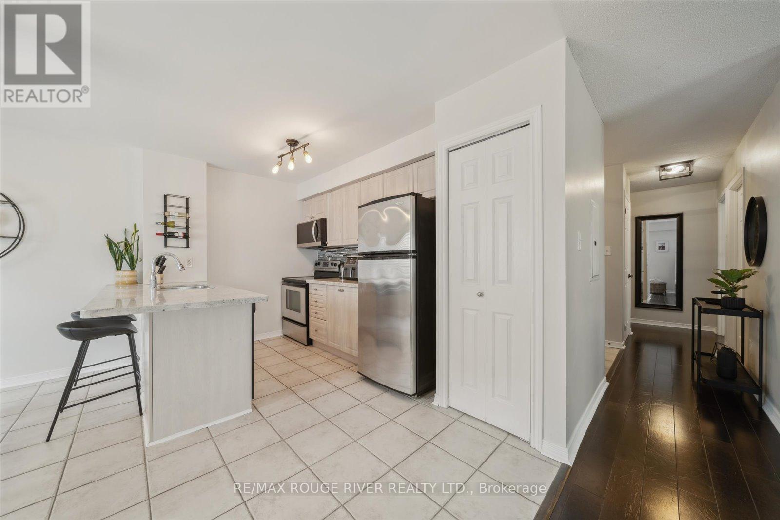 Photo 14 of 212 102 Aspen Springs Drive, Clarington ON
