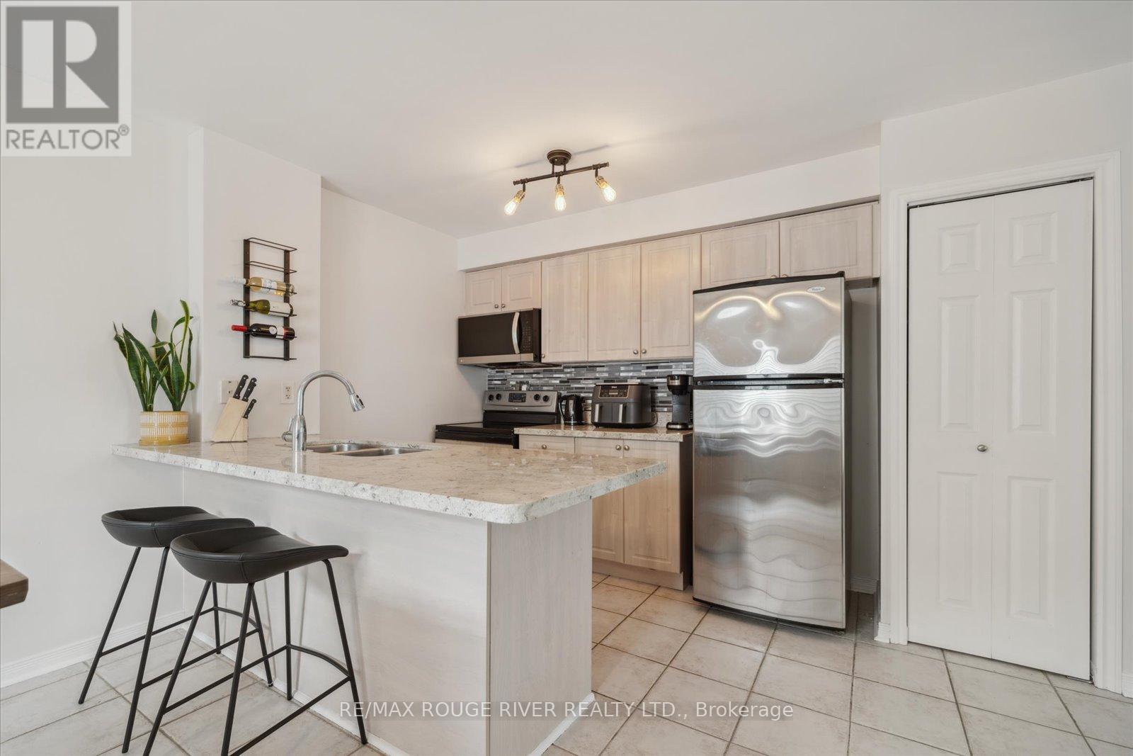 Photo 15 of 212 102 Aspen Springs Drive, Clarington ON