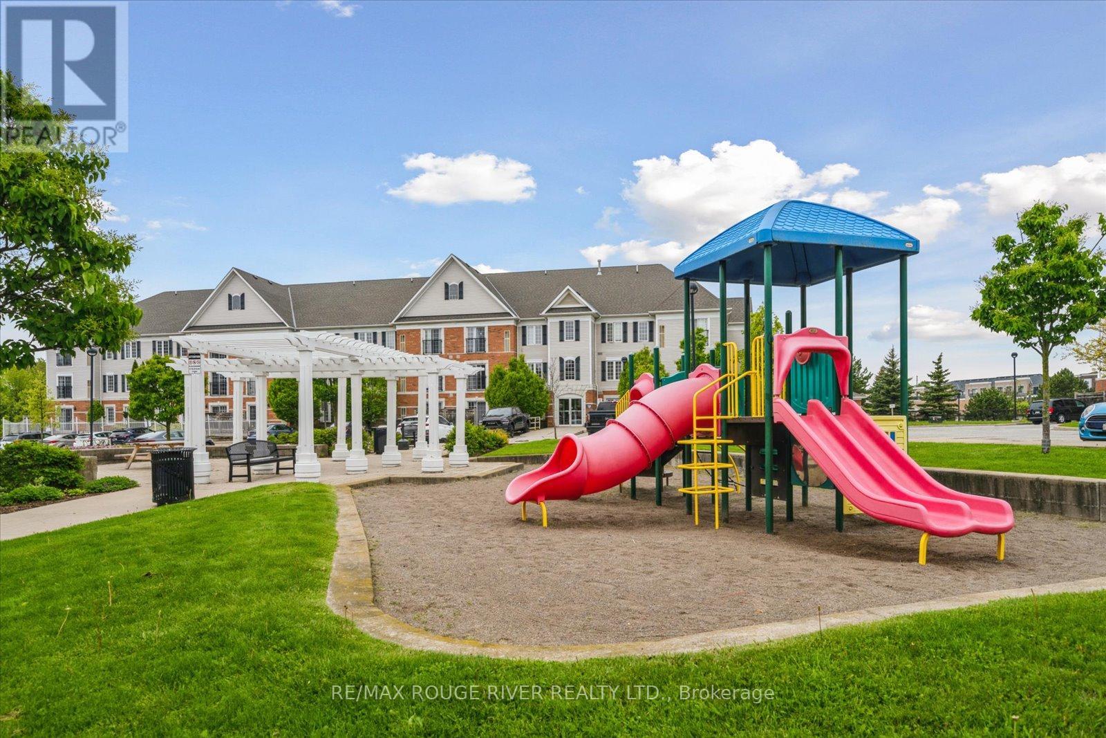 Photo 39 of 212 102 Aspen Springs Drive, Clarington ON