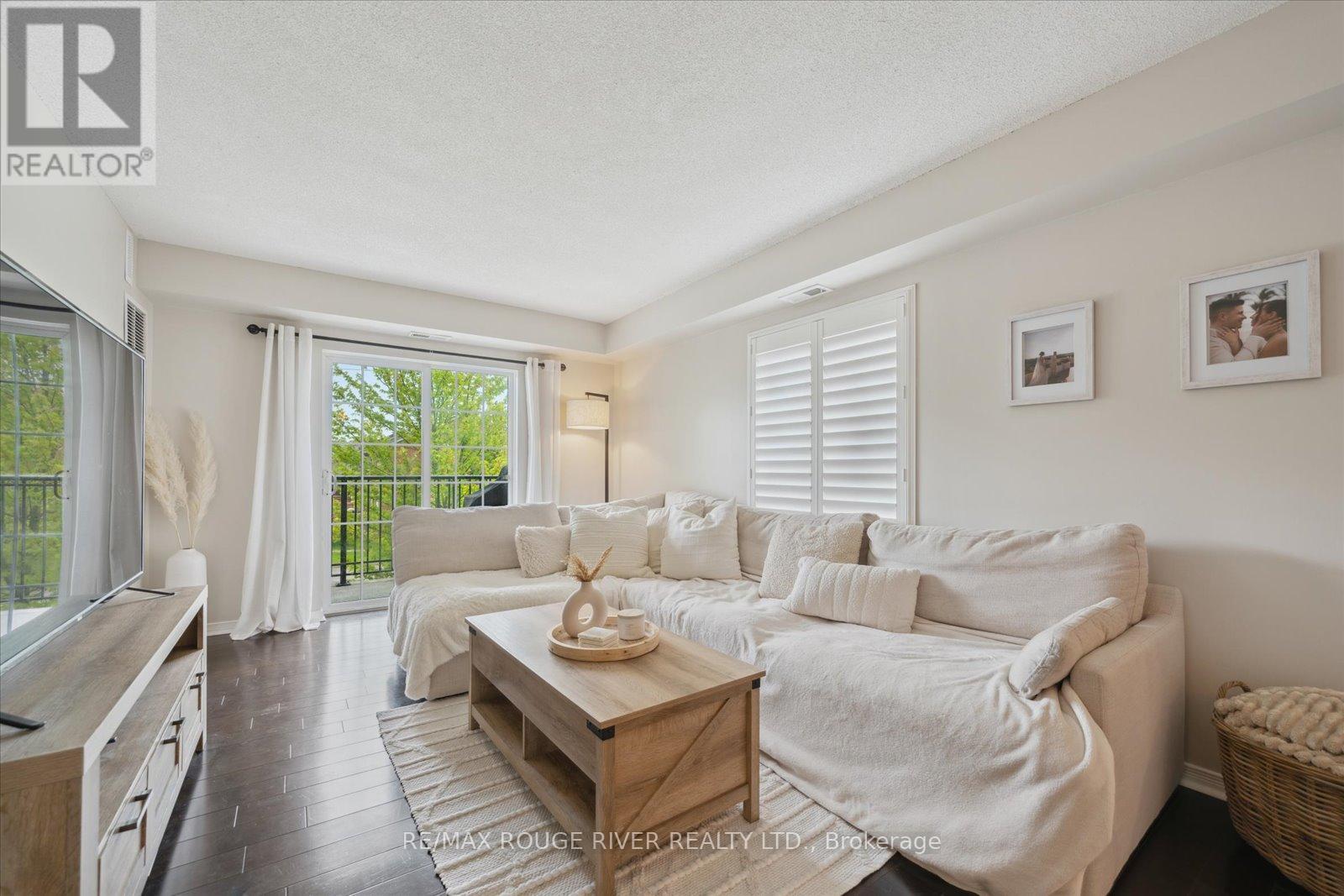 Photo 8 of 212 102 Aspen Springs Drive, Clarington ON