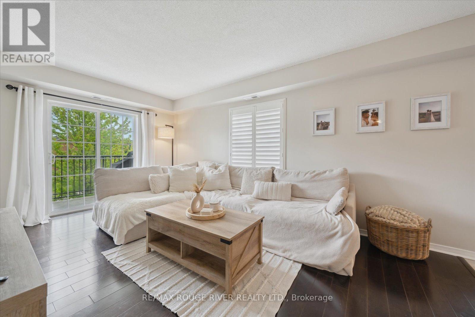 Photo 9 of 212 102 Aspen Springs Drive, Clarington ON