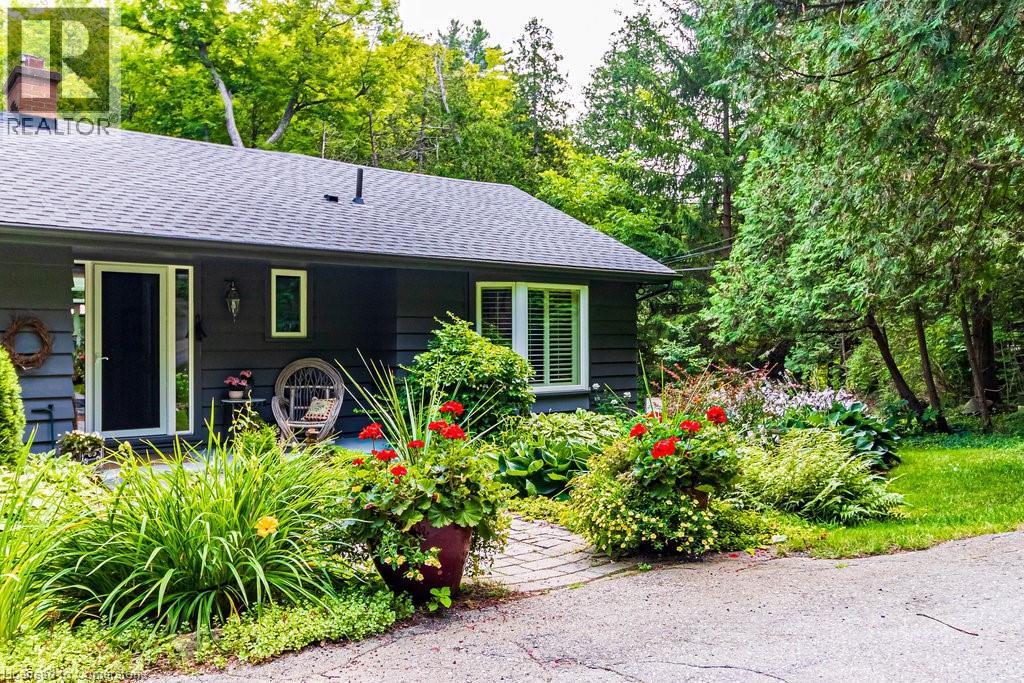 Photo 4 of 6087 Cedar Springs Road, Burlington ON