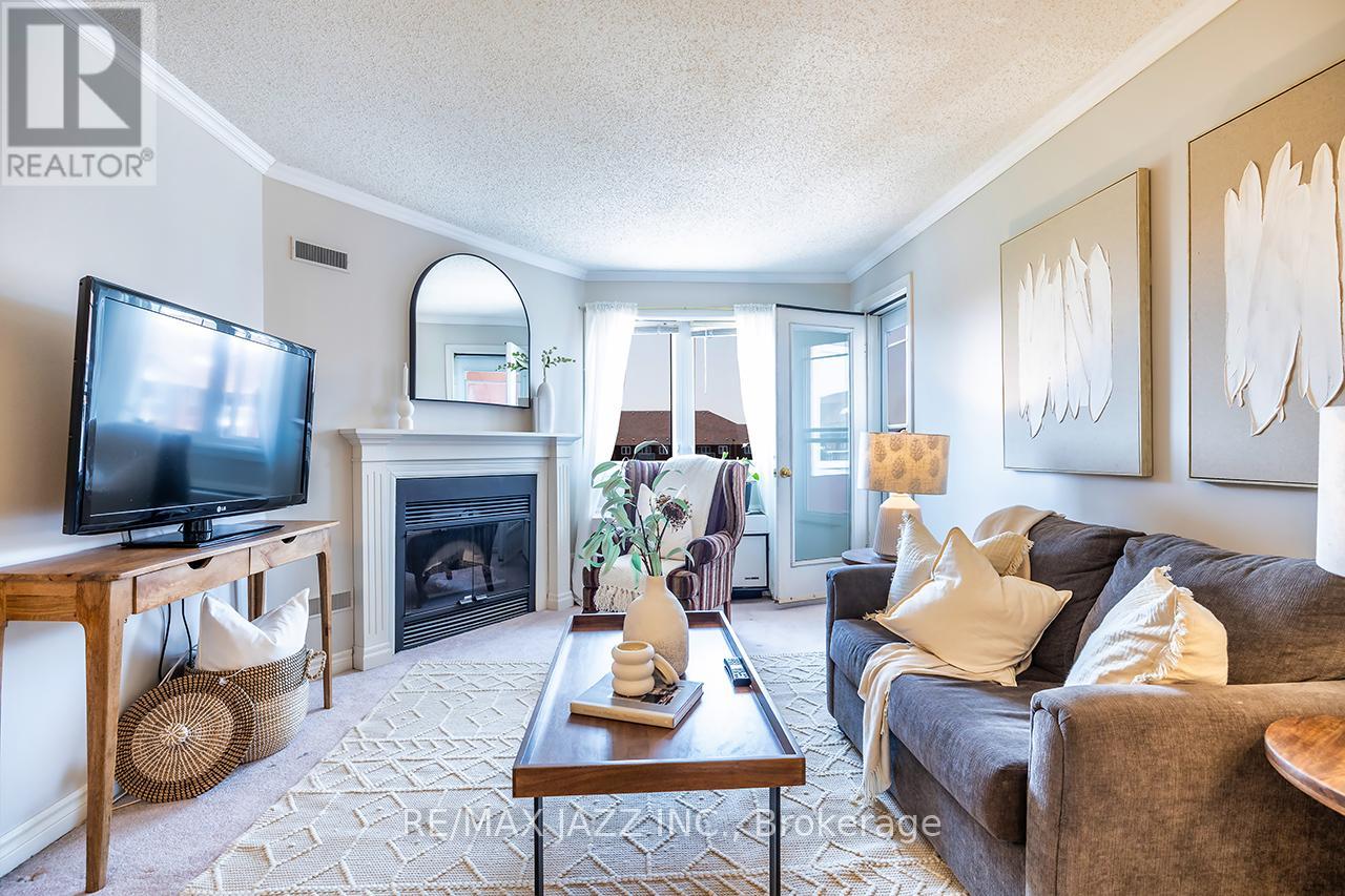 Photo 11 of 411 195 Lake Driveway W, Ajax ON
