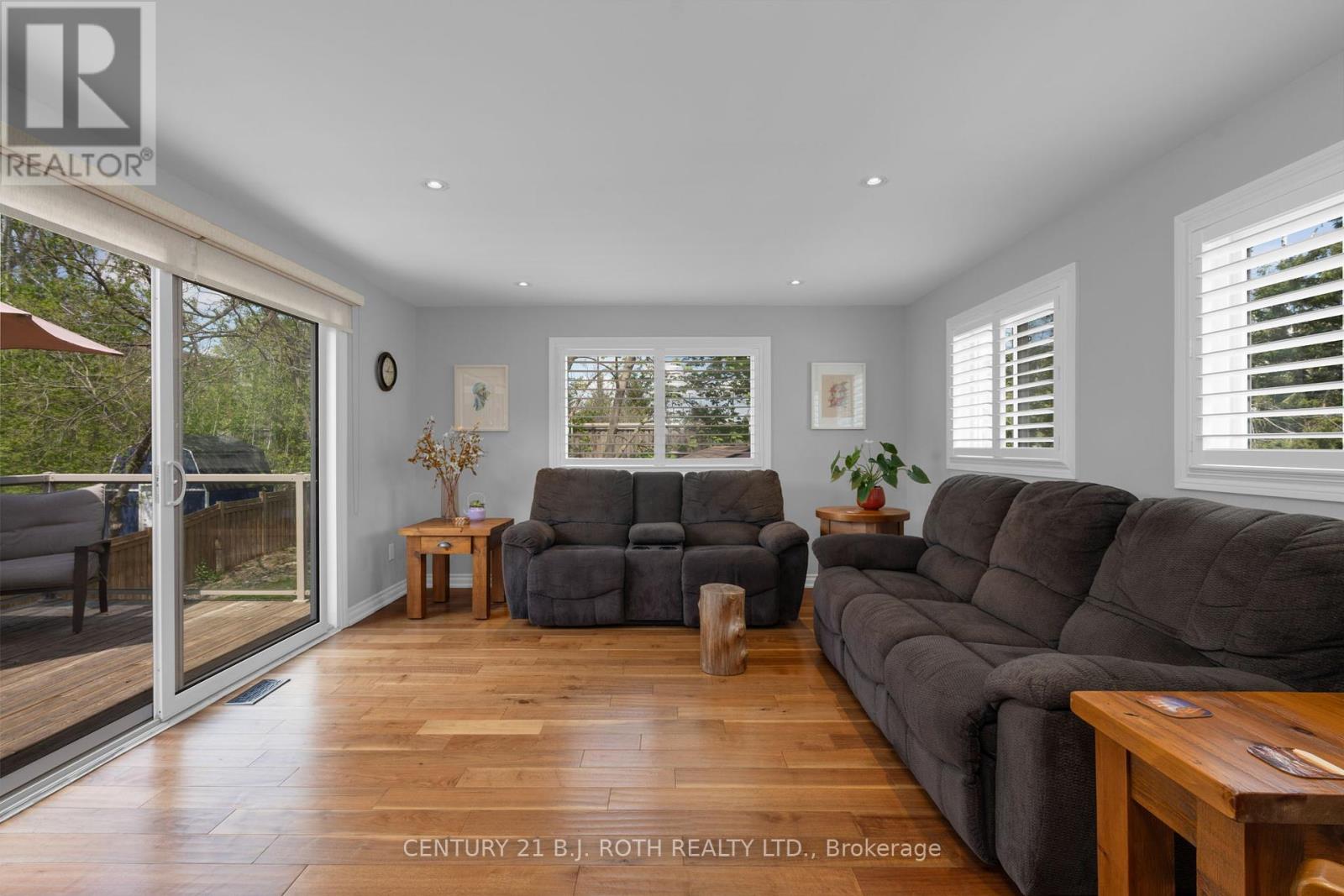 Photo 25 of 20 Chippawa Court, Barrie ON