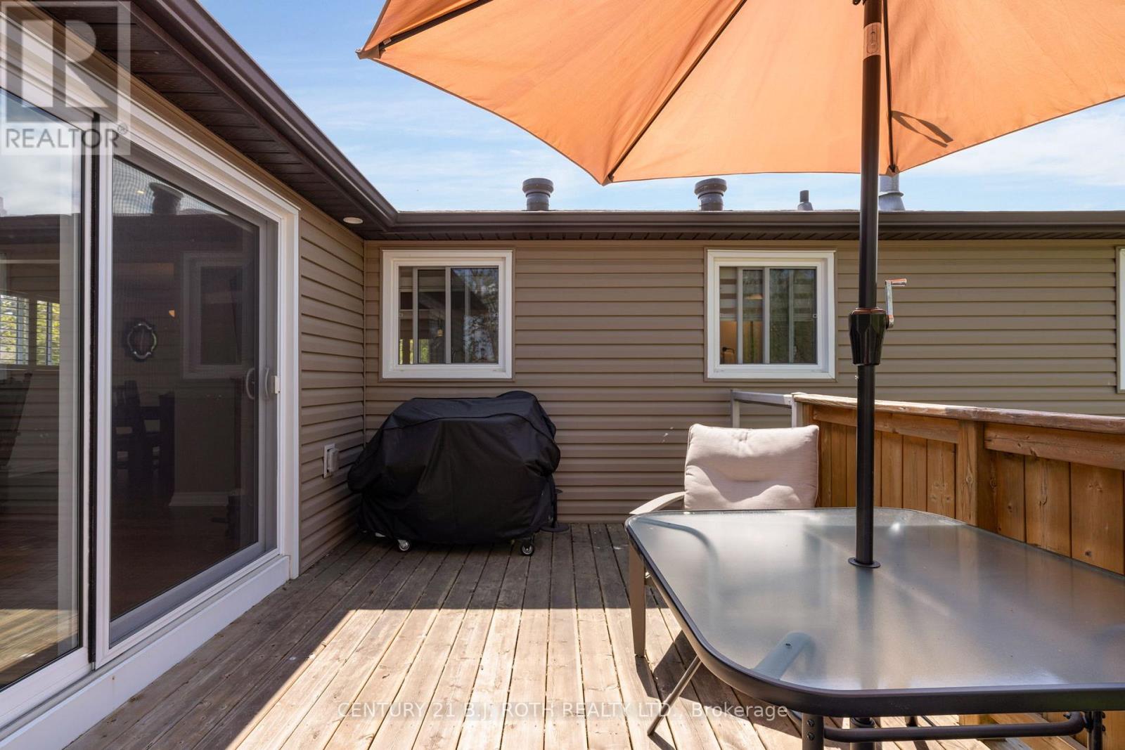 Photo 18 of 20 Chippawa Court, Barrie ON