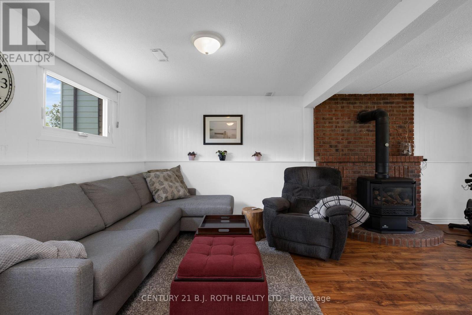 Photo 26 of 20 Chippawa Court, Barrie ON