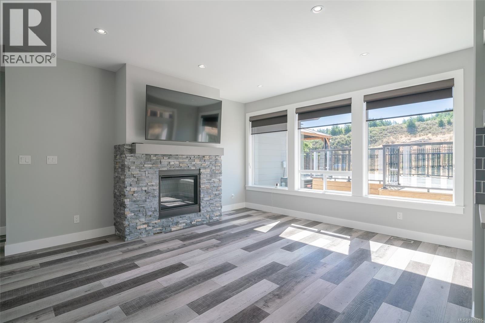 Photo 10 of 6291 Nevilane Dr, Duncan BC