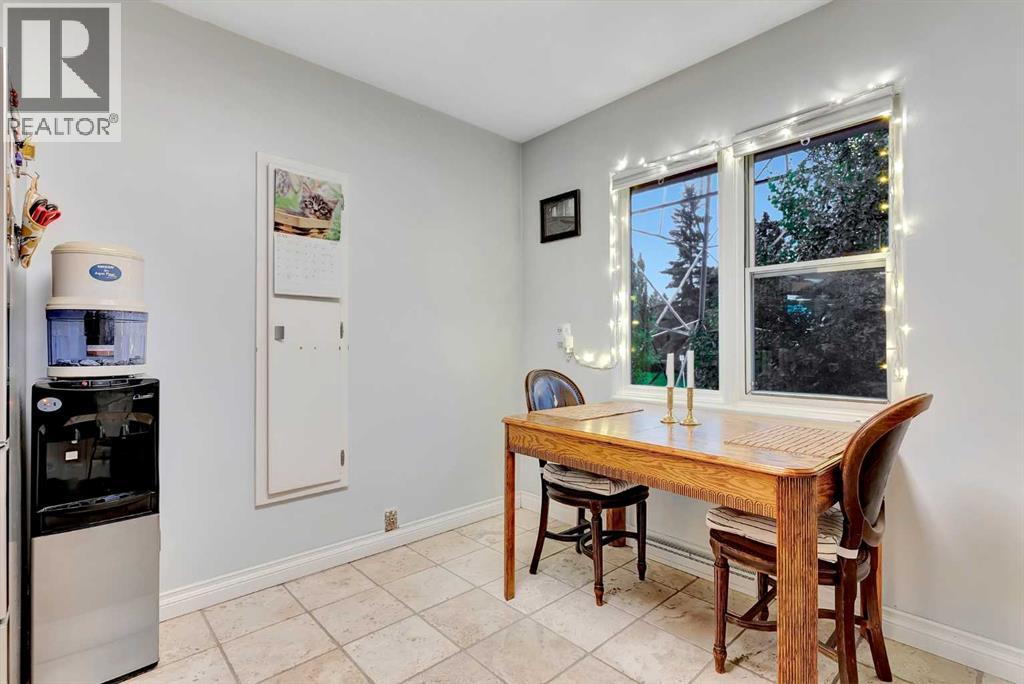 Photo 12 of 301 38 Street Sw, Calgary AB