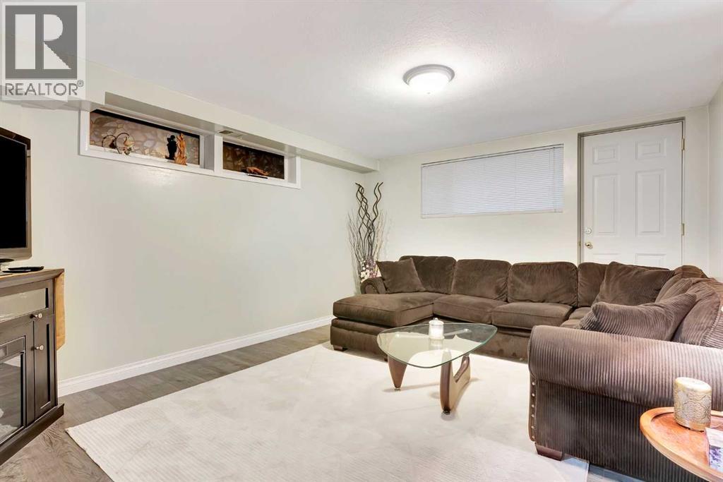 Photo 21 of 301 38 Street Sw, Calgary AB