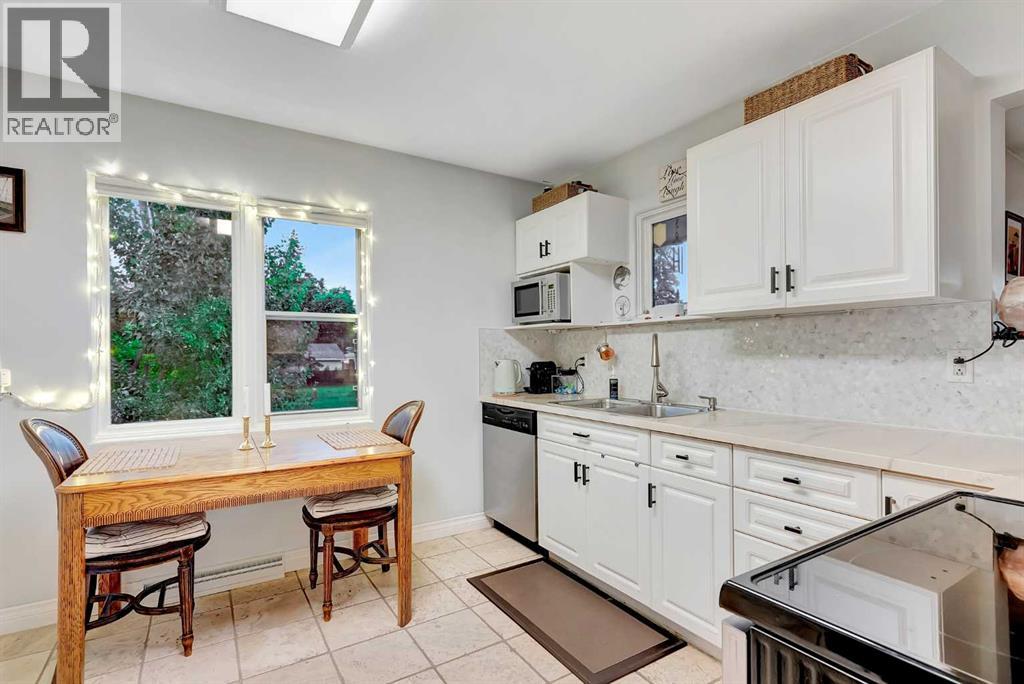 Photo 11 of 301 38 Street Sw, Calgary AB