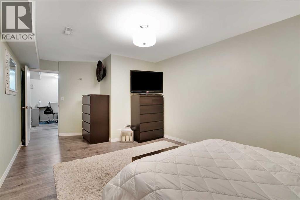 Photo 29 of 301 38 Street Sw, Calgary AB