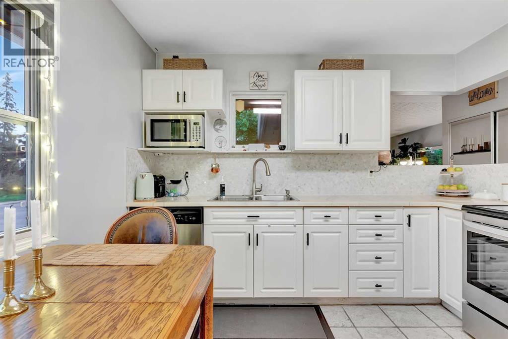 Photo 10 of 301 38 Street Sw, Calgary AB