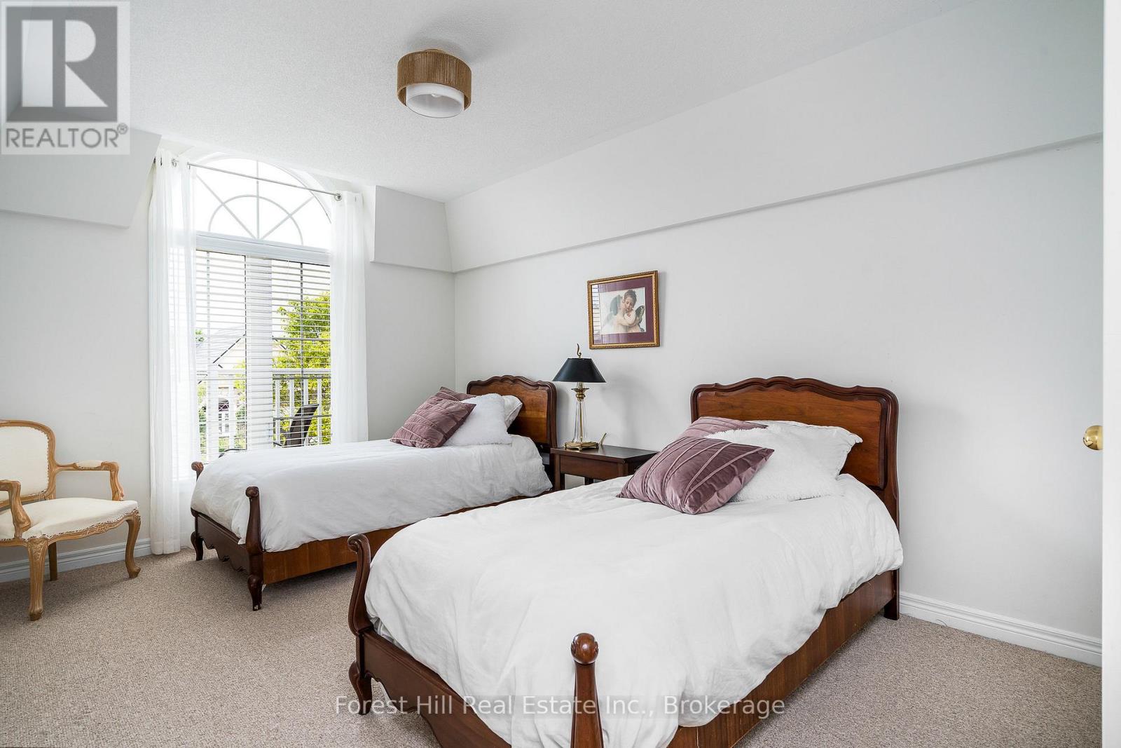 Photo 27 of 62 Silver Crescent, Collingwood ON