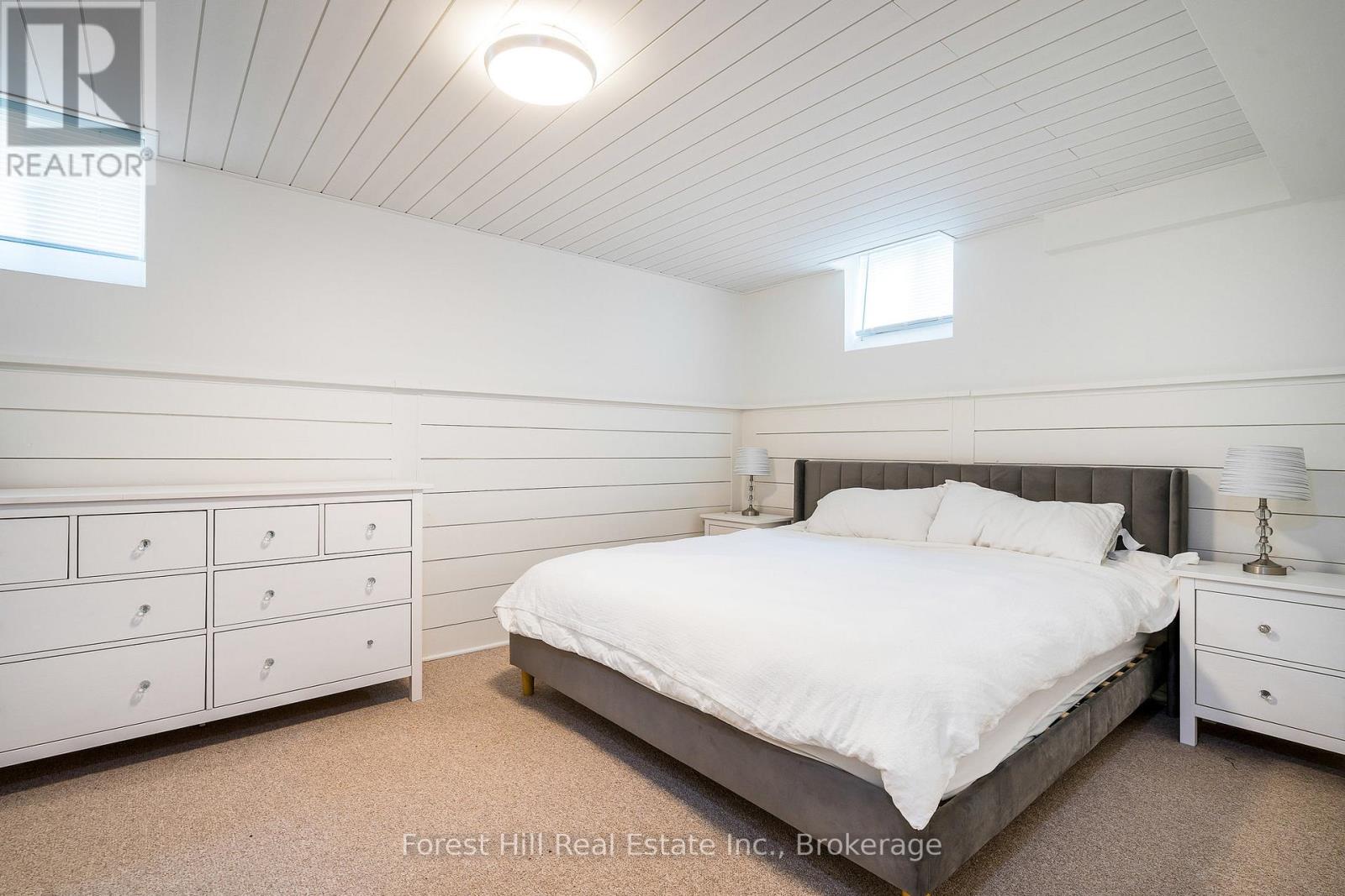 Photo 40 of 62 Silver Crescent, Collingwood ON