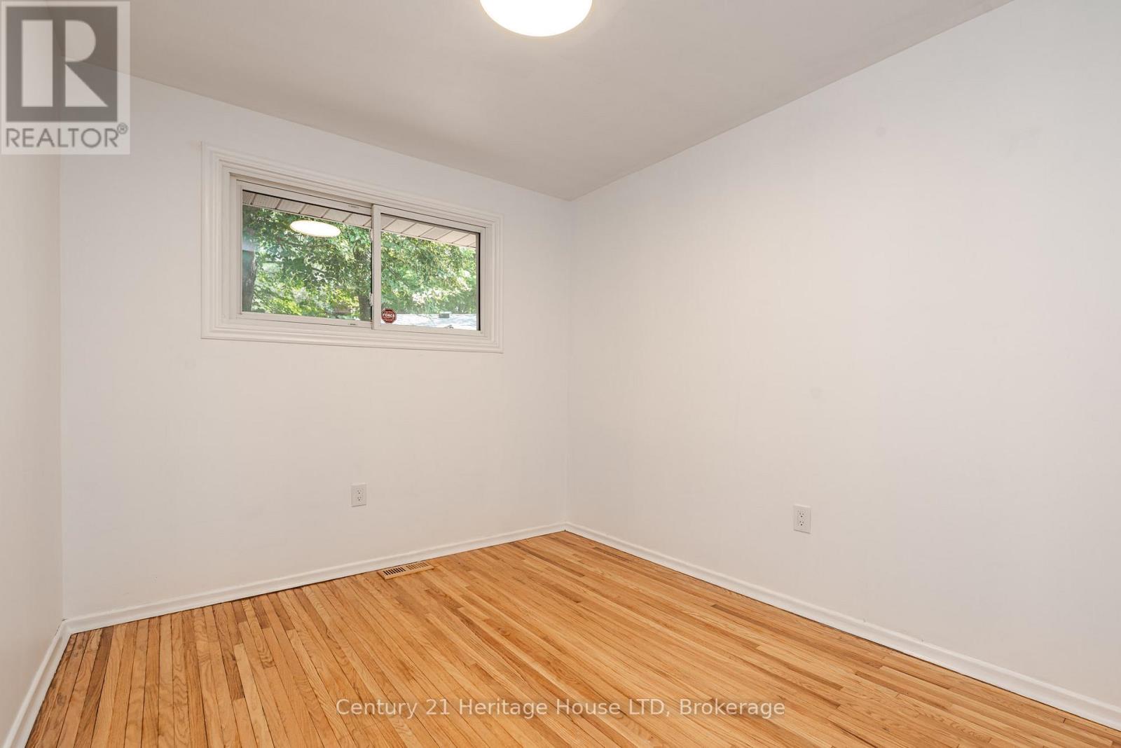 Photo 21 of 6861 Fairlawn Crescent, Niagara Falls ON