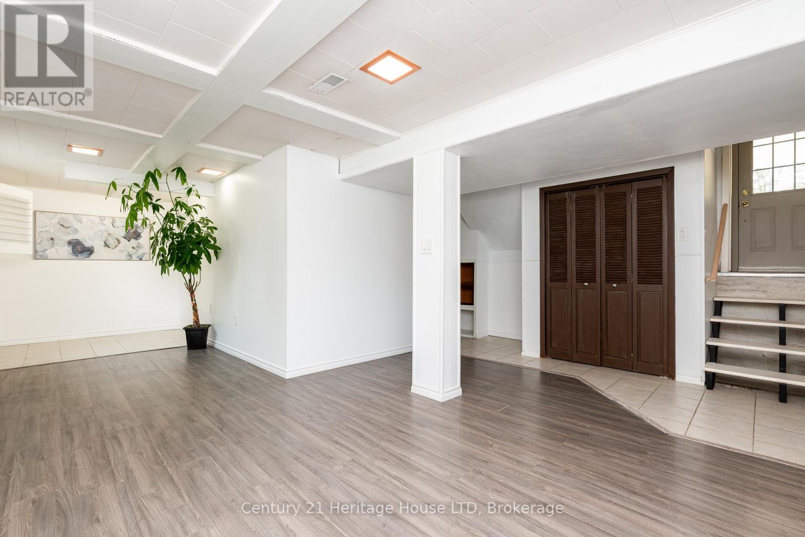 Photo 23 of 6861 Fairlawn Crescent, Niagara Falls ON