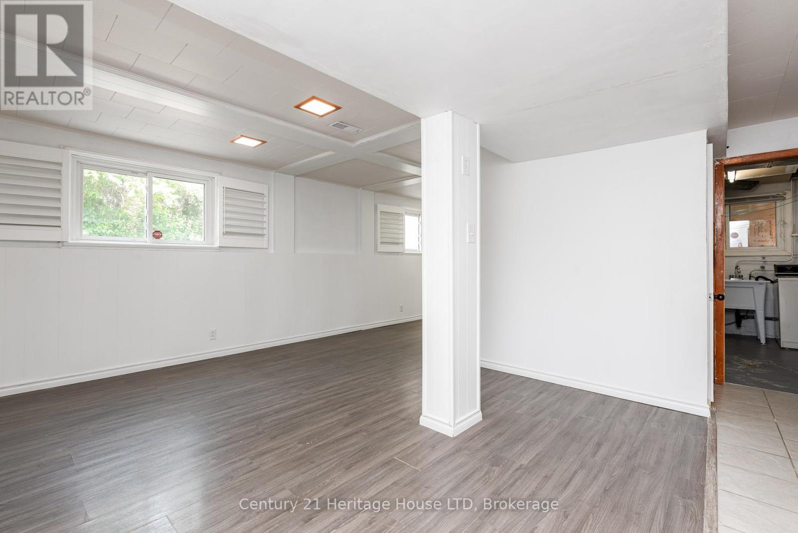 Photo 24 of 6861 Fairlawn Crescent, Niagara Falls ON