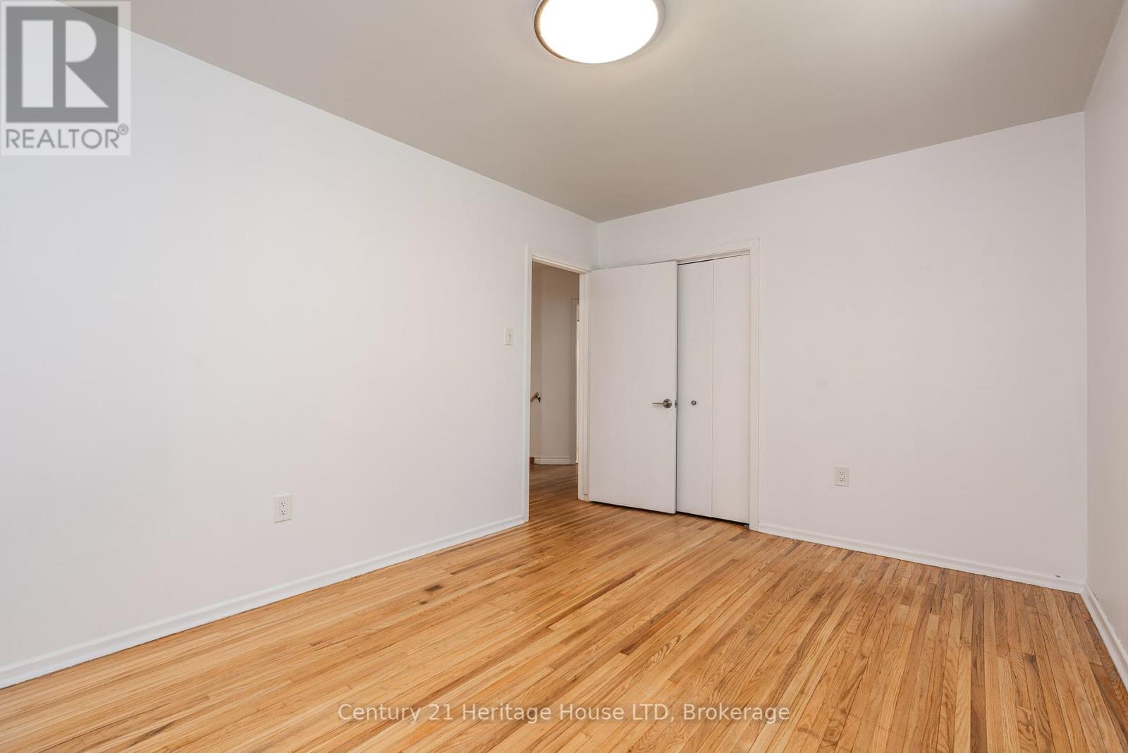 Photo 19 of 6861 Fairlawn Crescent, Niagara Falls ON