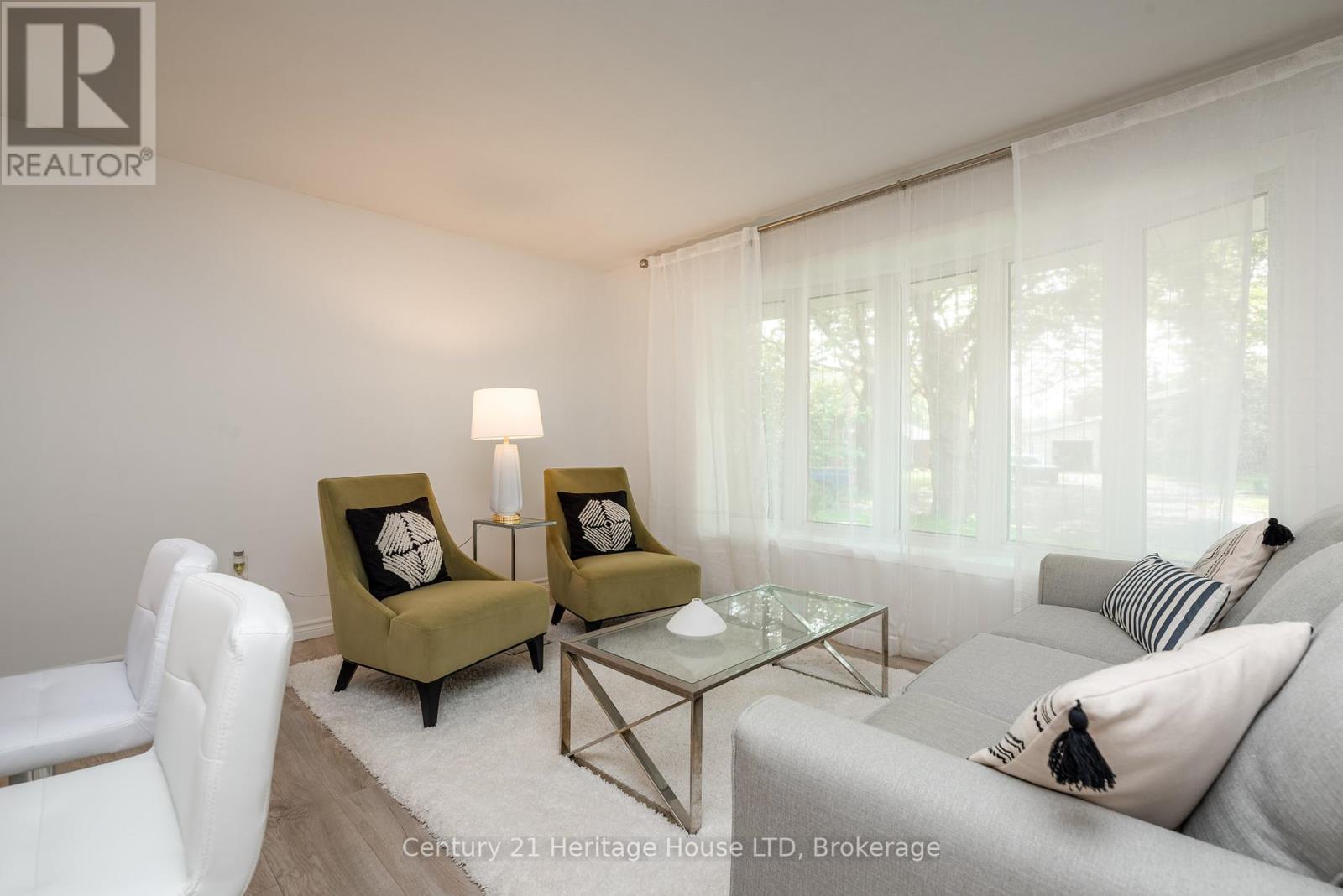 Photo 9 of 6861 Fairlawn Crescent, Niagara Falls ON