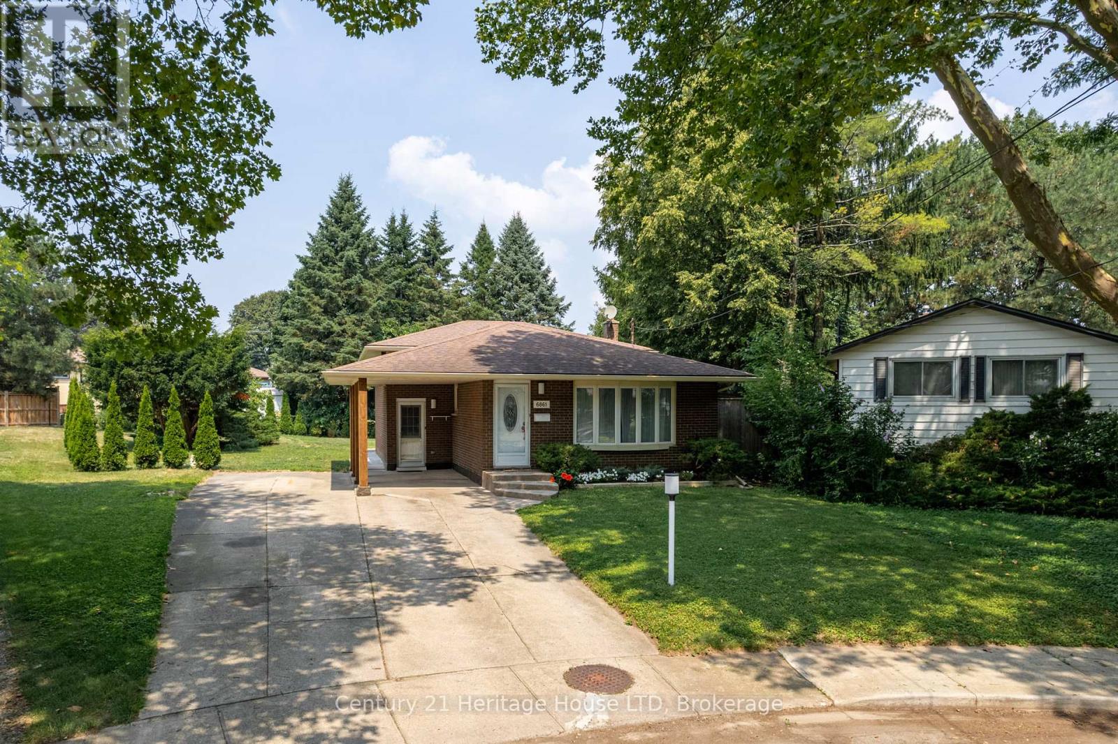 Photo 4 of 6861 Fairlawn Crescent, Niagara Falls ON