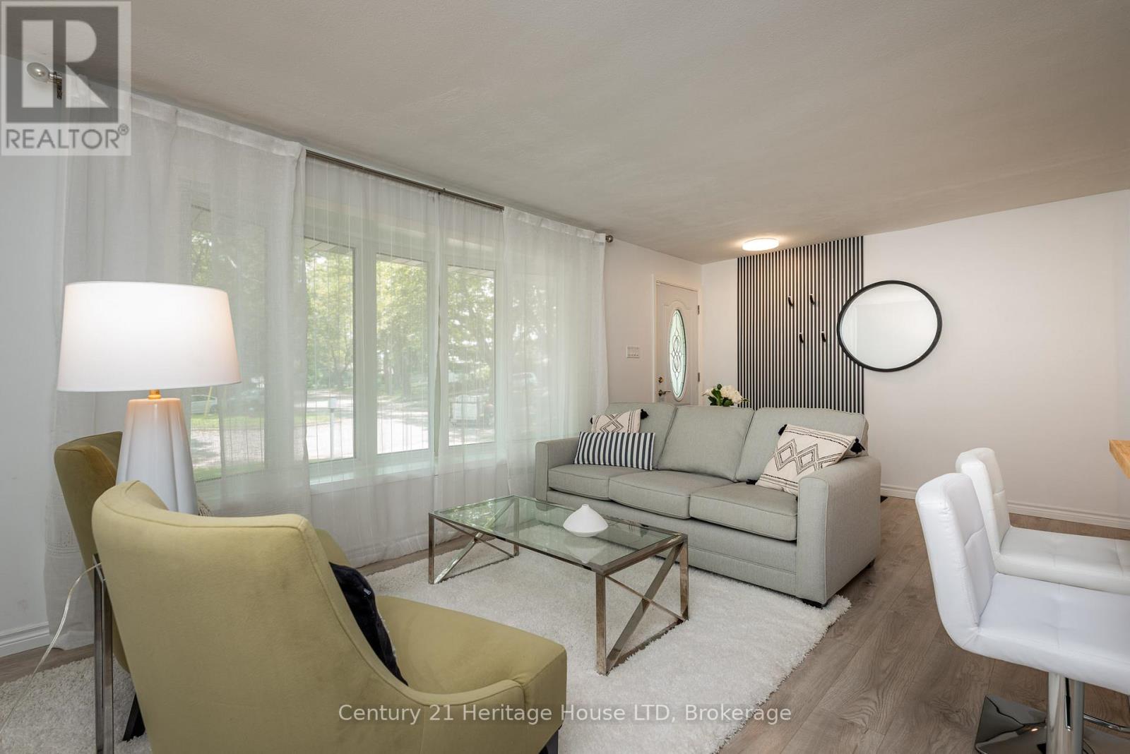 Photo 7 of 6861 Fairlawn Crescent, Niagara Falls ON