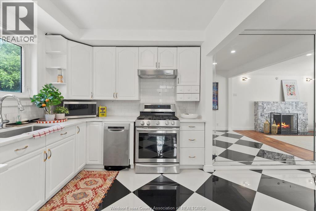 Photo 7 of 411 Belle Isle Boulevard, Windsor ON