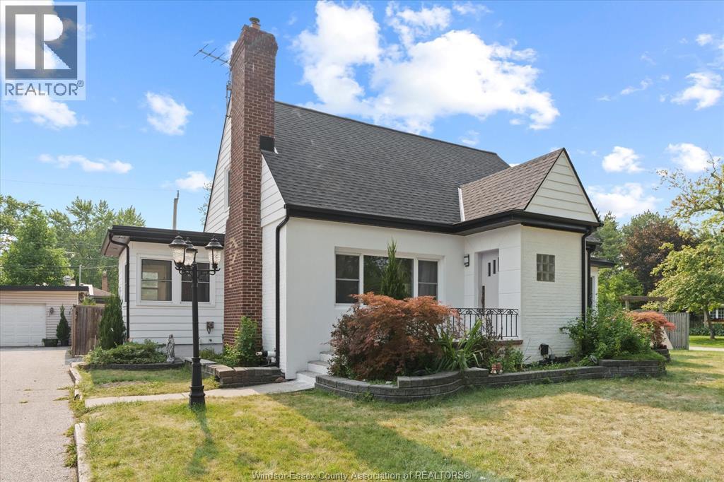 Photo 23 of 411 Belle Isle Boulevard, Windsor ON
