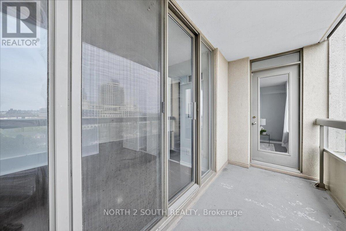 Photo 35 of 916 29 Northern Hts Drive, Richmond Hill ON