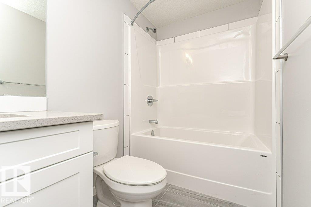 Photo 10 of 2528 152 Av Nw, Edmonton AB
