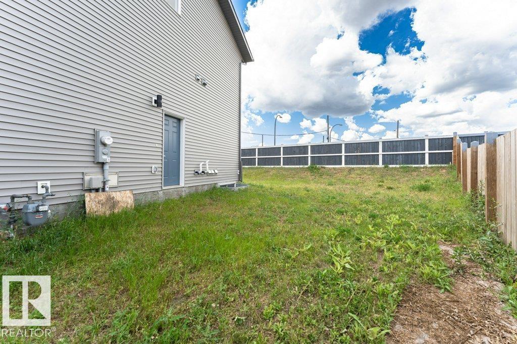 Photo 9 of 2528 152 Av Nw, Edmonton AB